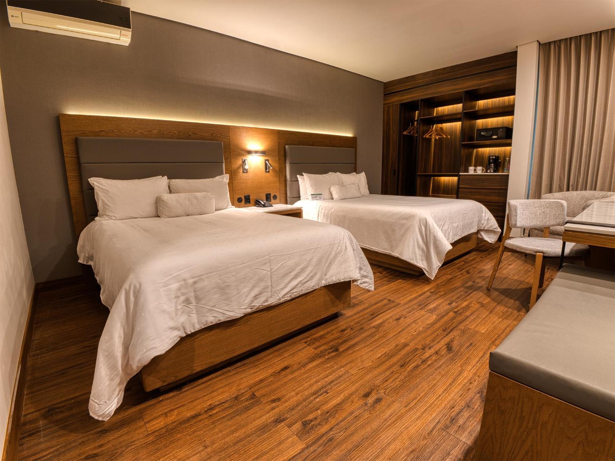 Victoria Ejecutivo Hotel Guadalajara Ngoại thất bức ảnh